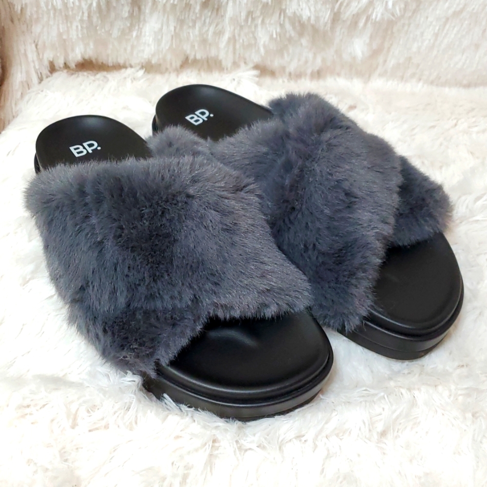BP Fuzzy Faux Fur Slides/Sandals Black & Gray Size 9M EUC